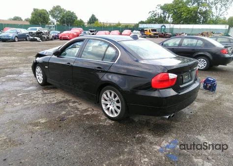 2006 BMW 330Xi z USA, uszkodzony, nr VIN WBAVD33596KV61939